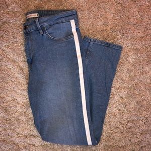 Tommy Hilfiger light wash mom jeans